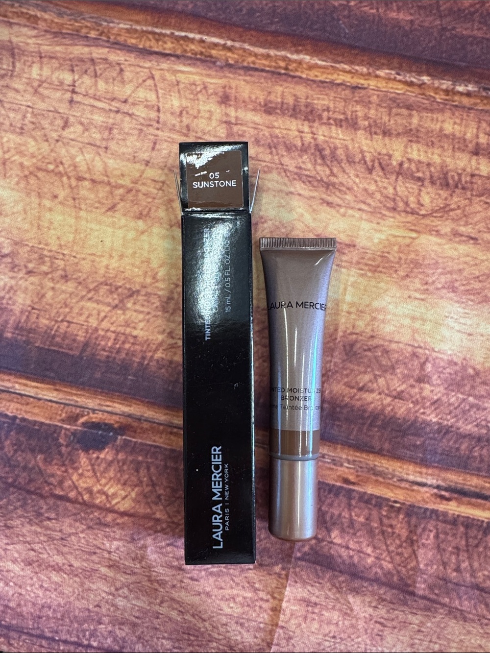 laura mercier Sunstone Tinted Moisturizer Bronzer – Warm Brown